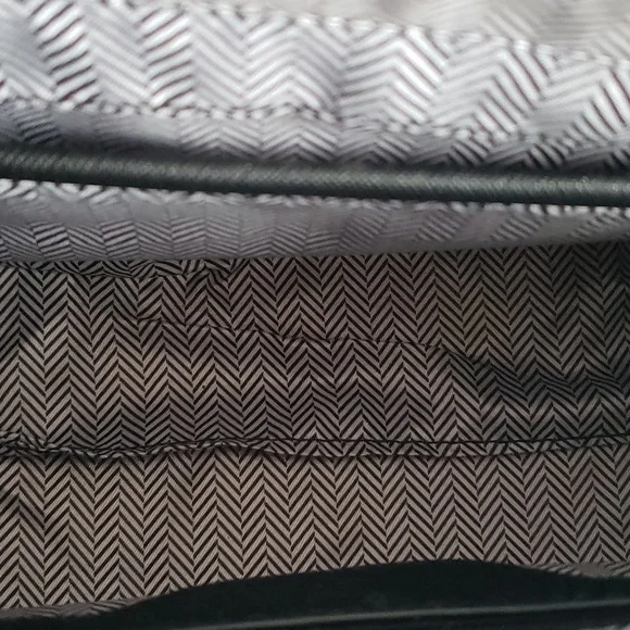 7X HOST PICK. NWT. 3 Pocket Emperia Purse With Handles or Shoulder Strap - Picture 4 of 8